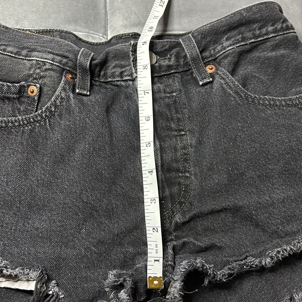 Levi's Women's Black Denim Shorts size 26 - Picture 6 of 9